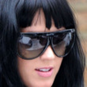 katy-perry-shield-sunglasses-jy4n2htanlsc.jpg